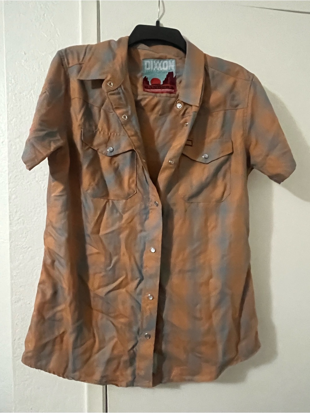 DIXXON women’s Short Sleeve Button-Up Shirt in Tan and Gray